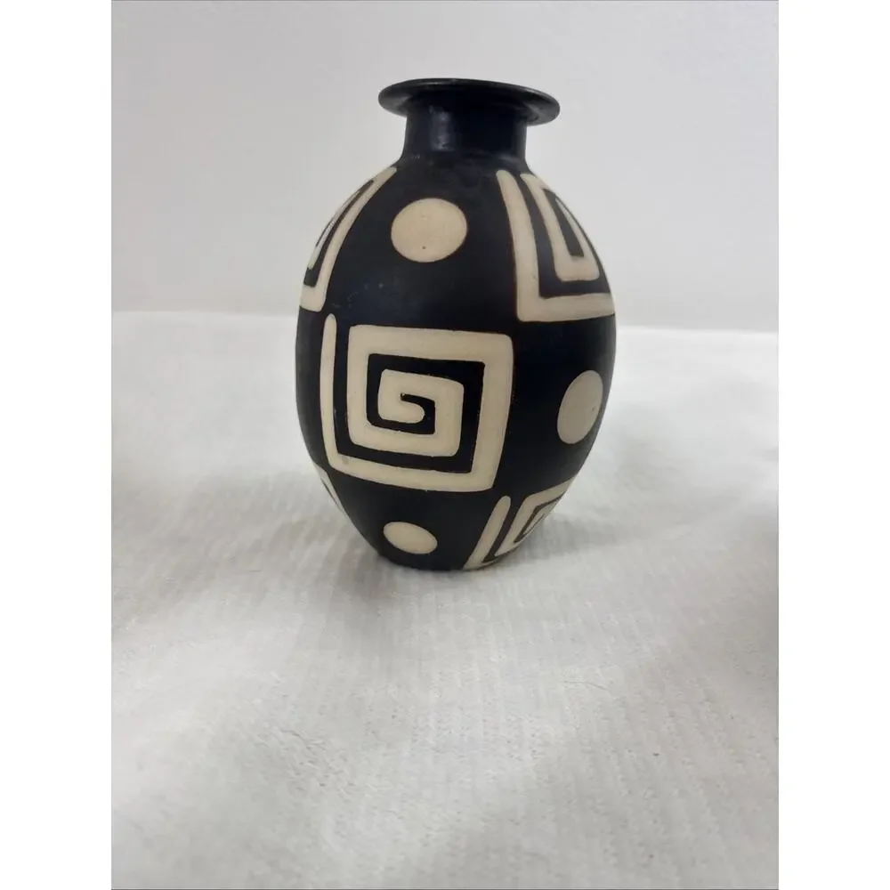Vintage Valeriano Paz Chulucanas Peru Signed Art Pottery Nesting Vases 3pc Set